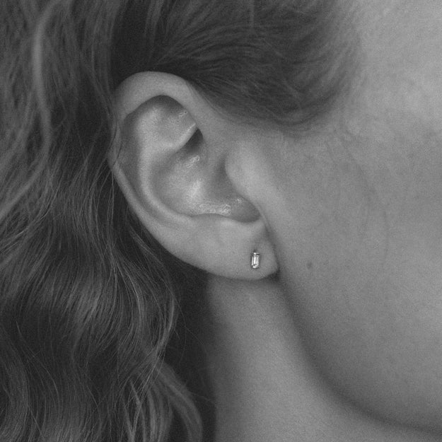 VS quality diamonds, 14K 18K gold