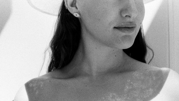 VS Clarity sparkling diamond 14K 18K Gold