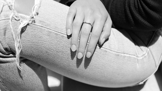 Single Baguette Ring - 18K Gold | VS Clarity