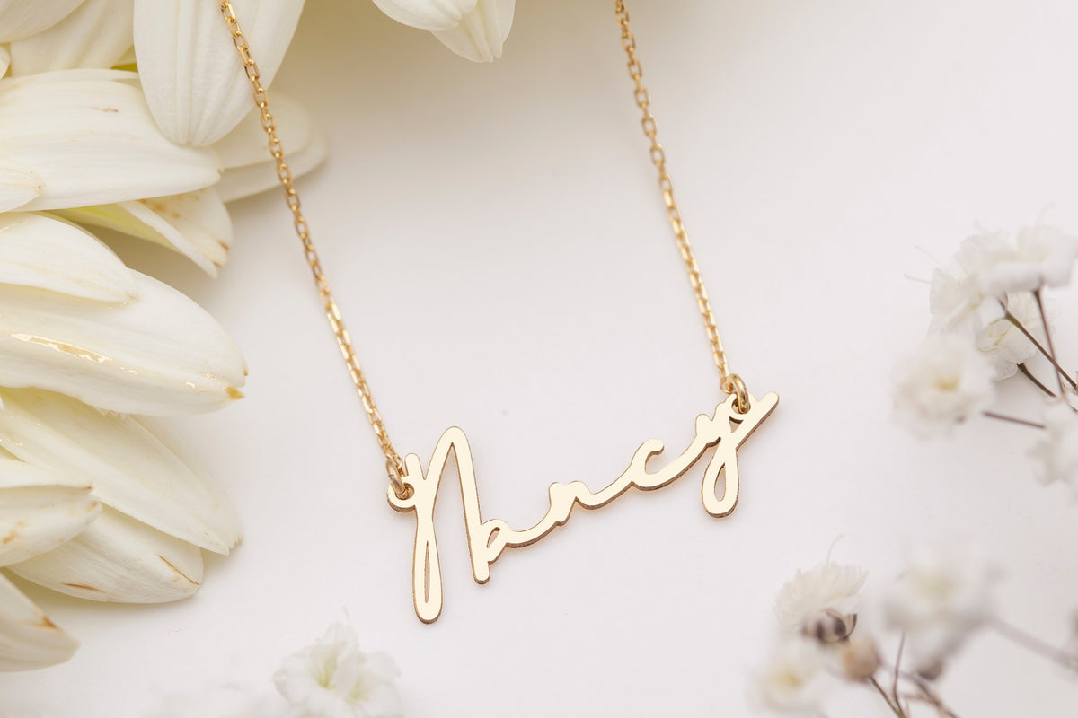 4 Ways to Style Your Custom Name Necklace | Noémie