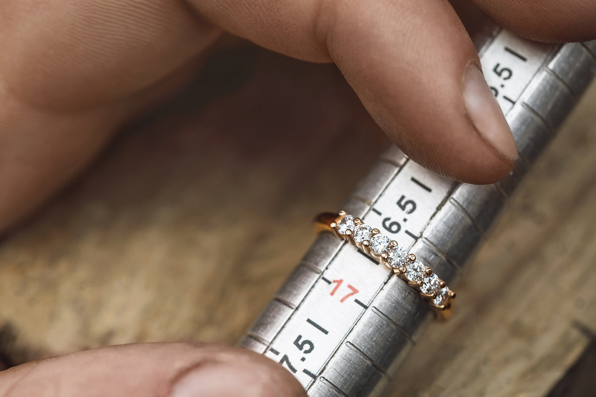 How to Measure Ring Size With a Few Reliable Steps | Vogue