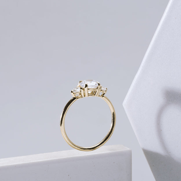 3-Stone Round Diamond Engagement Ring Wedding Cluster Dainty Yellow Gold