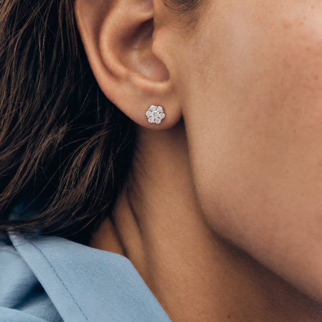 Flower Diamond Stud Earrings with 1.0 Carats - 18K Gold | VS Clarity Natural Diamonds