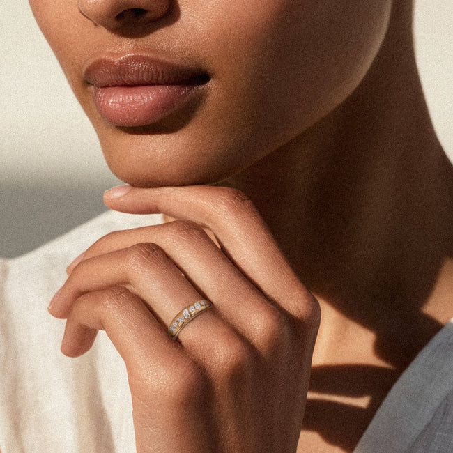 Confetti Diamond Multi Shape Single Row Ring - 18K Gold | VS Clarity