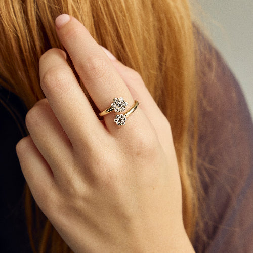 18K Gold Floral Diamond Cluster Ring