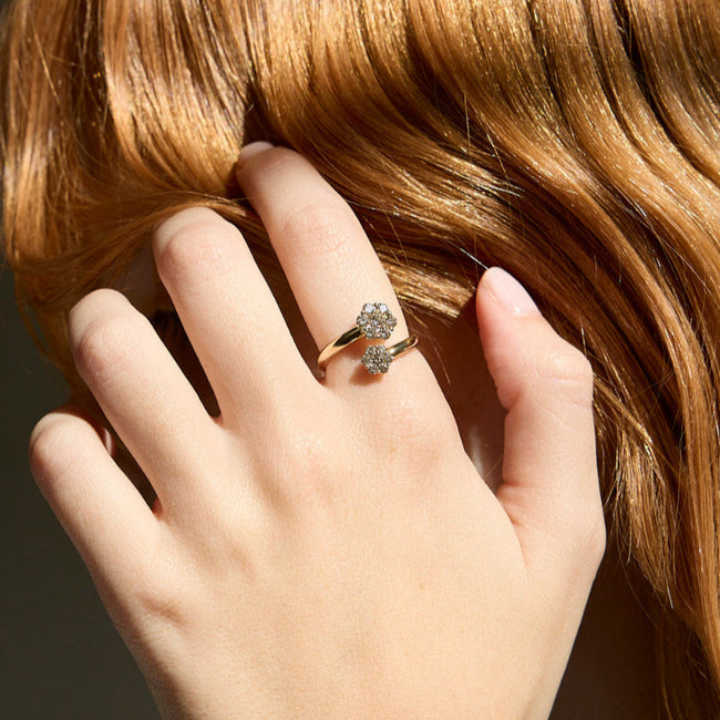 Floral Diamond Cluster Ring - 18K Gold | VS Clarity