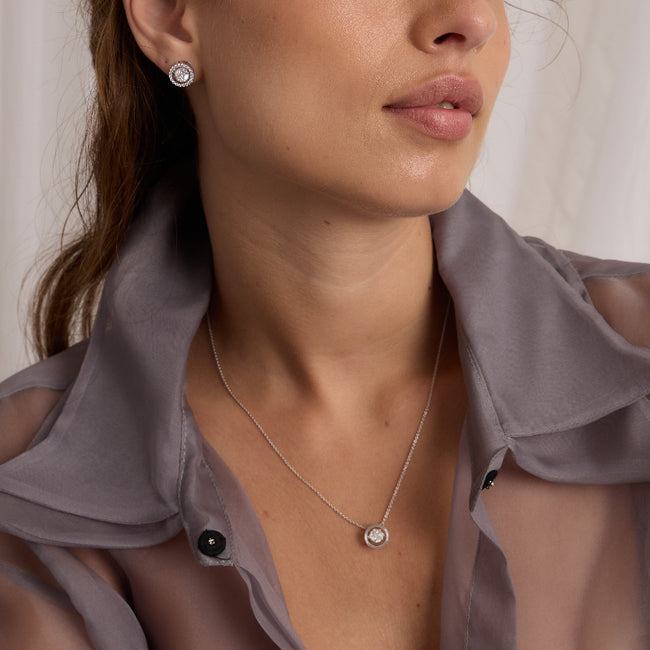 Rumba Dancing Diamond Necklace - 18K Gold | VS Clarity