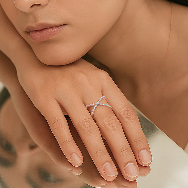 Round Diamonds Criss Cross Ring - Lab Grown Diamonds | VS Clarity