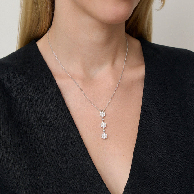 Diamond Flower Drop Pendant  18K white old 14 chain elegance sparkling VS Clarity 