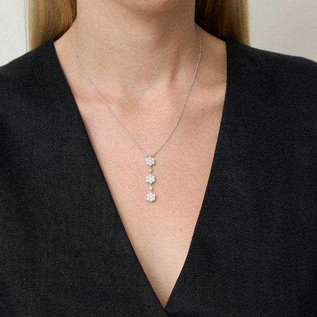 Diamond Flower Drop Pendant  18K white old 14 chain elegance sparkling VS Clarity 