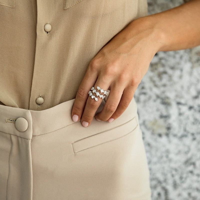 Pear shaped diamond spiral ring