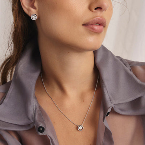 18K Gold Rumba Dancing Diamond Necklace