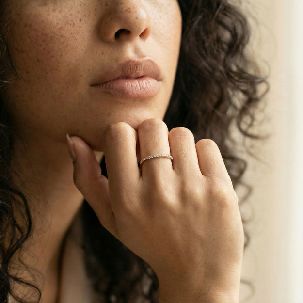 Petite Diamond Band Ring - 18K Gold | VS Clarity Natural Diamonds